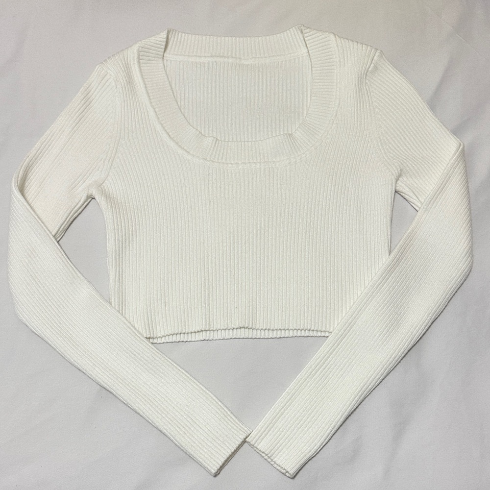 White Scoop Neck Crop Sweater (size M)